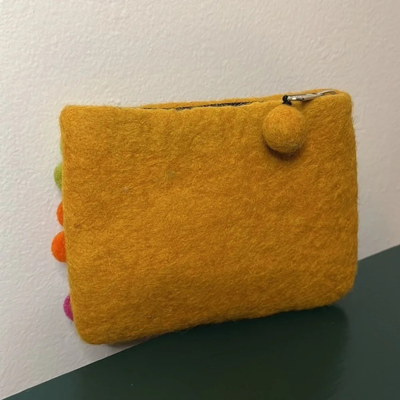Retro 100% Wool Flower Power Mustard Yellow Vintage 1970s Coin Purse Wallet - Picture 3 of 7